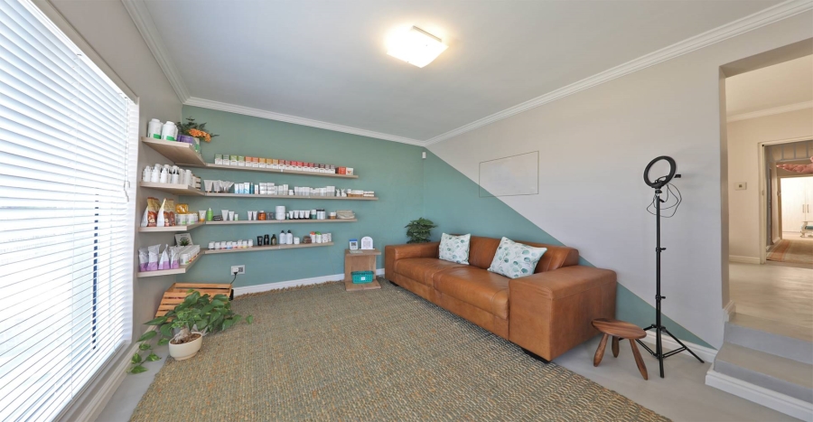 4 Bedroom Property for Sale in Loevenstein Western Cape